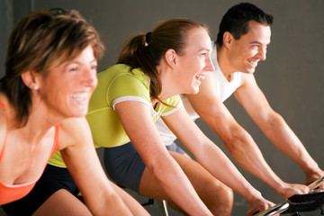 Spinning im Fitnesstempel