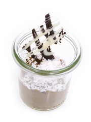 schokoladen mousse mit kokusnuß