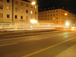 Straße bei Nacht | Straßenbahn Tram