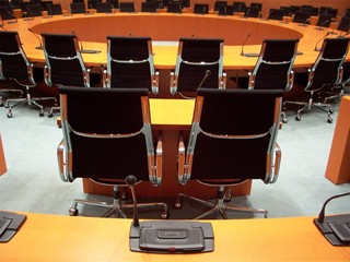 Sitzungssaal, Bundestag, Übersetzer, Karriere, Führungsposition