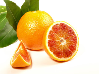 Orange, halbiert
