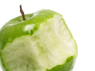 gr&uuml;ner angebissener apfel