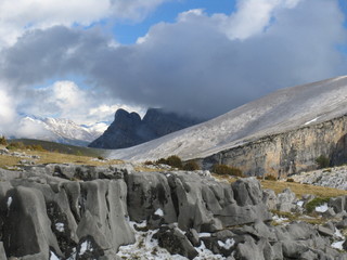 paisaje geológico en la montaña