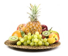 Fototapeta na wymiar Basket of fruit - Cesto de frutas