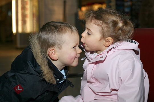 Enfants - Tendres bisous