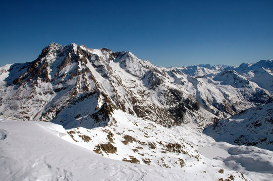 vall&eacute;e de ara et vignemale