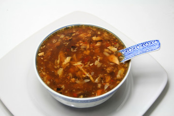 Pikant säuerliche Suppe