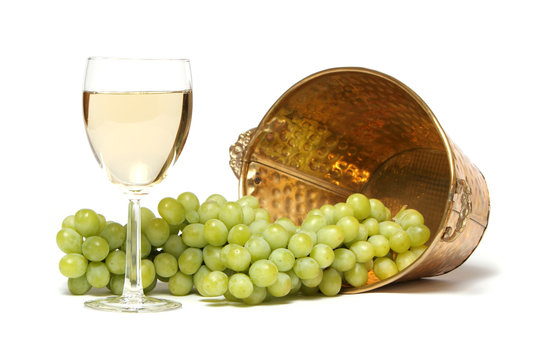 White wine and green grapes