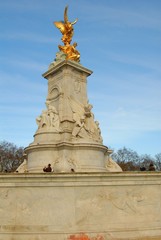 Fototapeta na wymiar Queen Victoria Memorial Statue