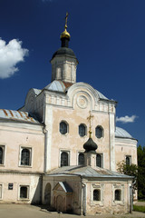 Fototapeta na wymiar The cathedral of the Troitskiy monastery in Smolensk, Russia.