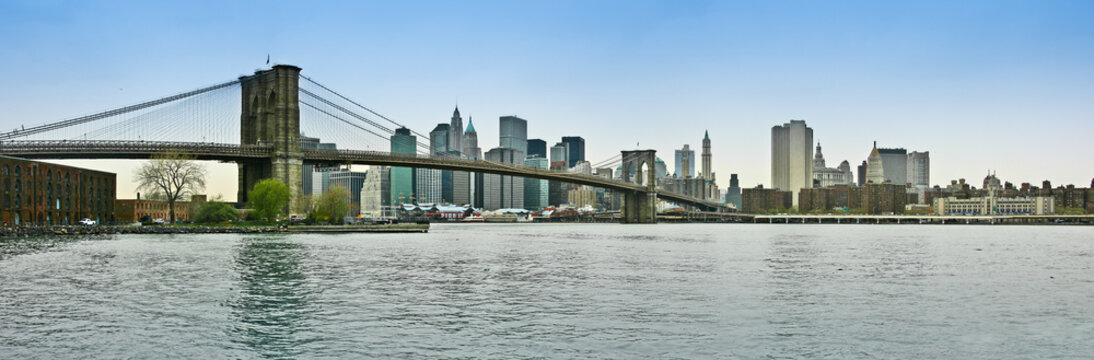 Panoramic view of Brooklyn bridge, New York