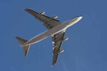 Fototapeta na wymiar 747 Fly-by