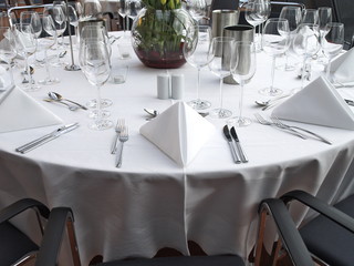 gedeckter tisch