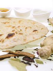 indisches tandoori volkorn naan brot mit kräutern