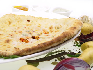 indisches tandoori naan brot mit kartoffeln gefüllt