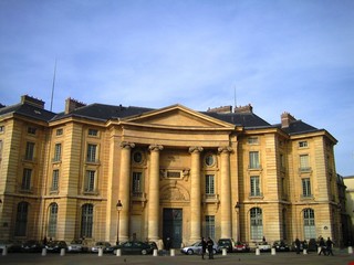 Fototapeta na wymiar Faculté de droit, Paris