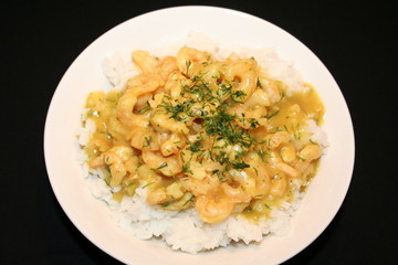Shrimps, rice ,curry and dill