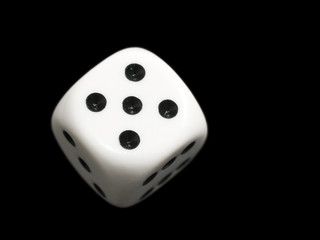 Dado en cinco