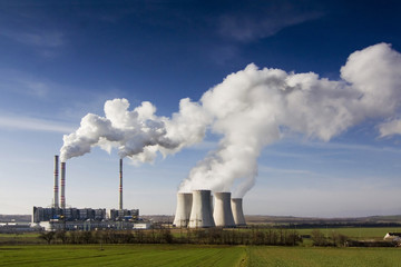 Fototapeta na wymiar Poèeradach elektrownia