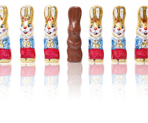 Ostern, Reihe von Schokohasen