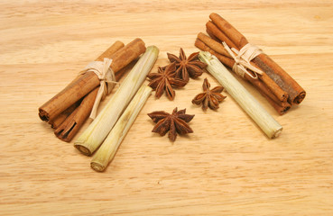 Cinnamom sticks star anise and lemon grass