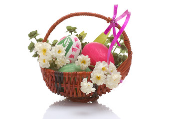 Fototapeta na wymiar decorated easter basket with eggs