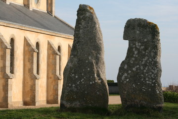 menhirs causeurs ,île de sein ,bretagne