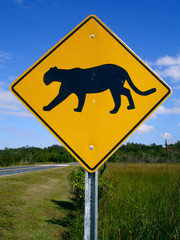 Panther-Crossing-Verkehrsschild im Florida Everglades National Park.