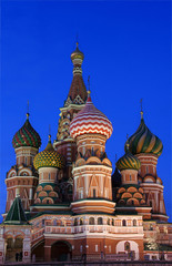 Fototapeta na wymiar St Basils na zmierzchu, Moskwa