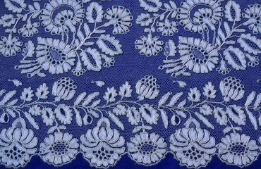 DENTELLE EN SOIE NATURELLE