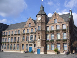 Fototapeta na wymiar Dusseldorf Town Hall