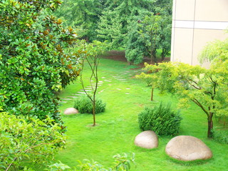 Jardin chinois avec rochers blancs