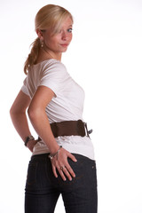 junges Model mit Hand am Po