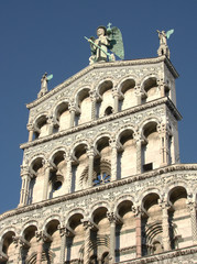 Fototapeta na wymiar Kościół San Michele in Foro hdr