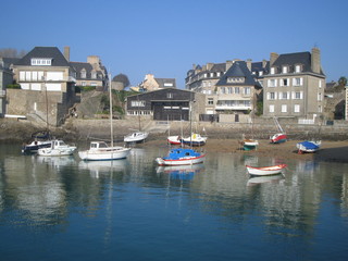 Fototapeta na wymiar Łodzie w Saint Malo