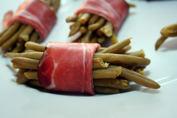 Bohnen in Speck