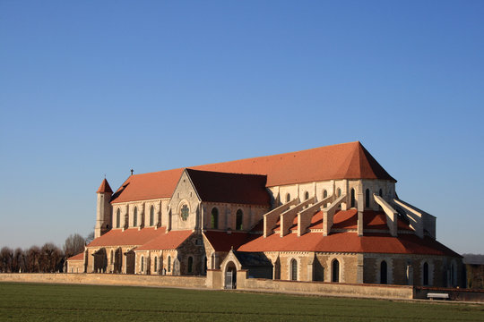 Vue g&eacute;n&eacute;rale de l'abbaye de Pontigny