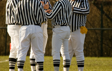 arbitre arbitrage juge jeu terrain uniforme sport