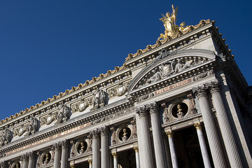 Fototapeta na wymiar Façade de l'Opéra Garnier - Paris