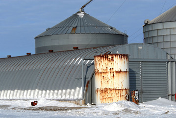Quonset and Rusty White Tank
