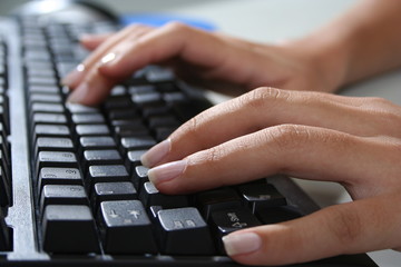 Mãos no teclado 