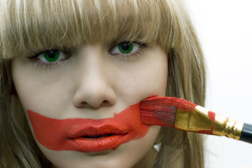  girl with brush and red lips