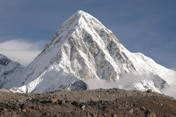 the summit of makalu nepal.
