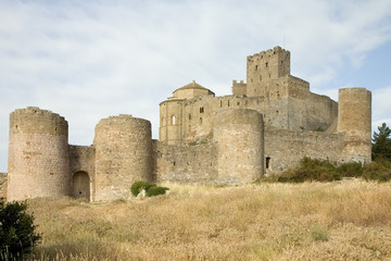 Fototapeta na wymiar Zamek Loarre w Huesca, Aragonia, Hiszpania