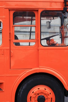 bus orange