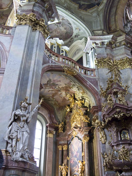 Colonnes de l'Eglise St-nicolas de Mala Strana, Prague