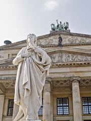 Fototapeta premium berlin gendarmenmarkt schiller denkmal