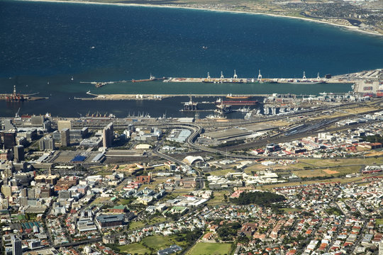 Overview Cape town with harbors