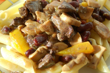 Leber mit Paprika und Bohnen