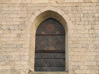 Fenêtre d'Eglise et son vitrail